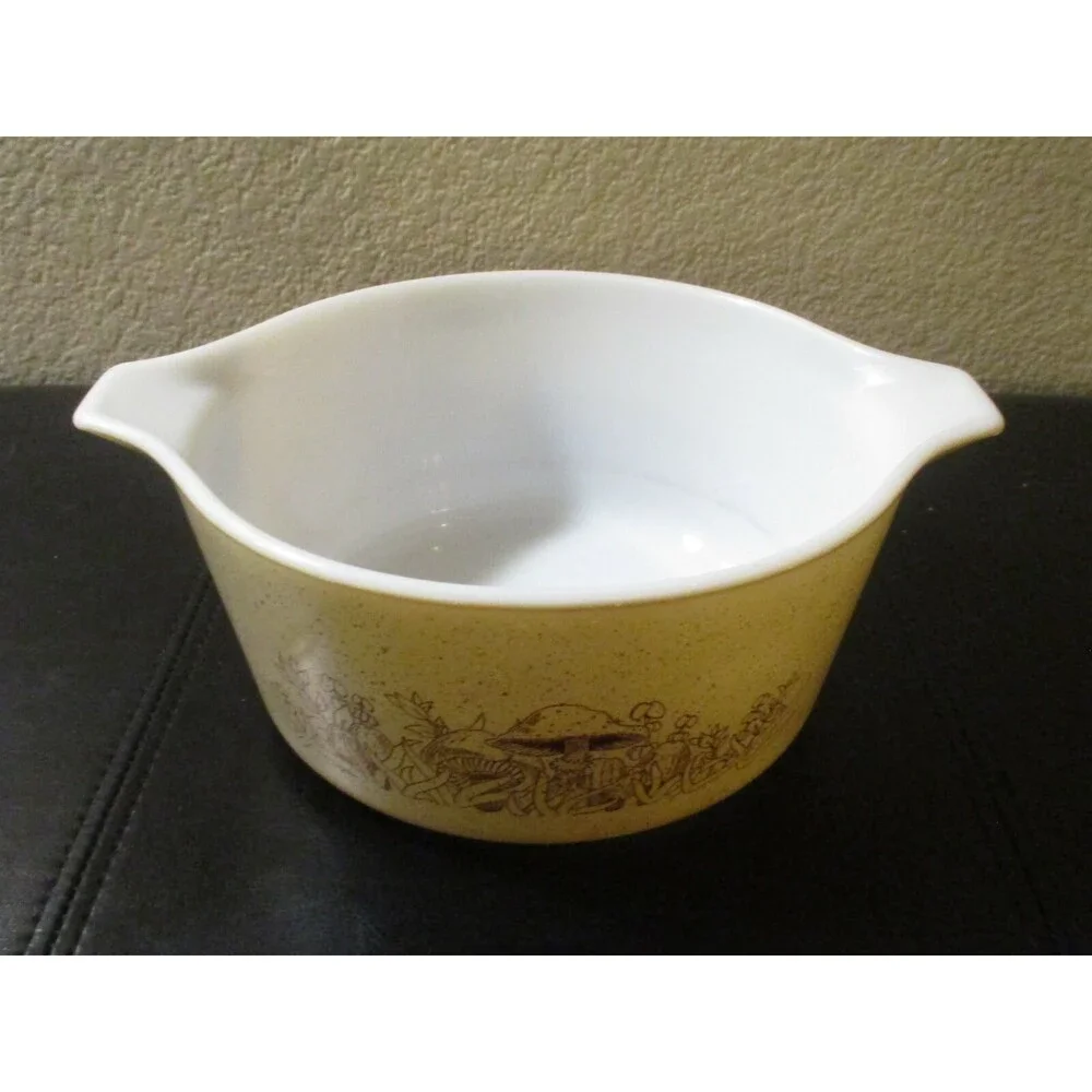 Pyrex 474B 1.5 Quart Casserole Dish Brown Mushroom Vintage